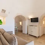 Trullo White Dream Con Piscina