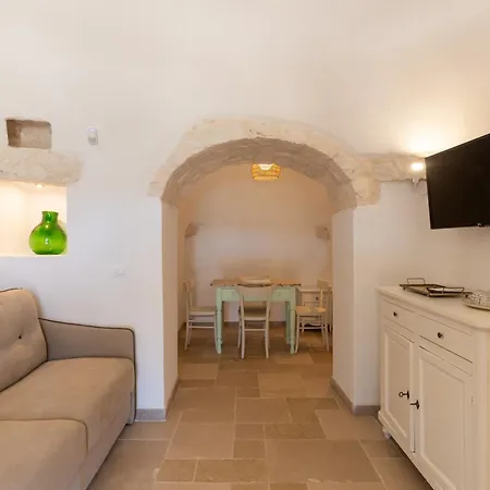 Trullo White Dream Con Piscina ヴィラ オストゥーニ