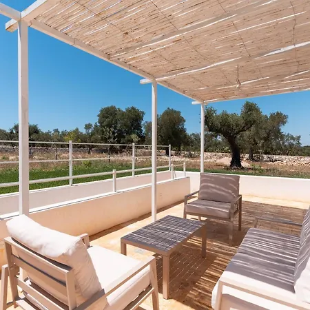 Trullo White Dream Con Piscina 奥斯图尼