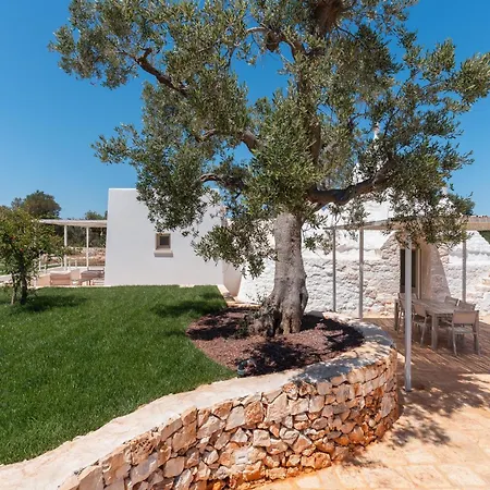 ヴィラ Trullo White Dream Con Piscina オストゥーニ