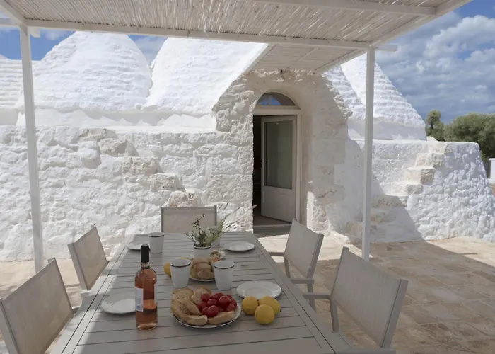 Trullo White Dream Con Piscina 奥斯图尼