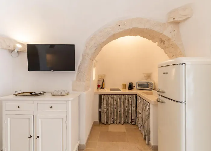 Trullo White Dream Con Piscina 奥斯图尼